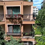 Guest house Brigantina 3*
