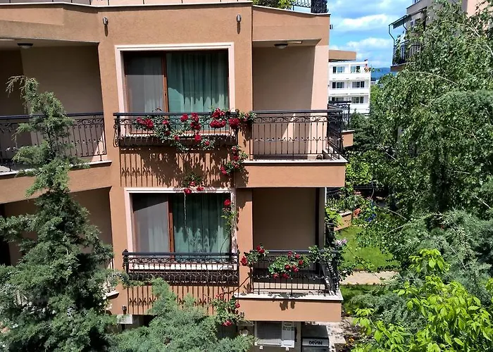 Πανσιόν Brigantina 3*