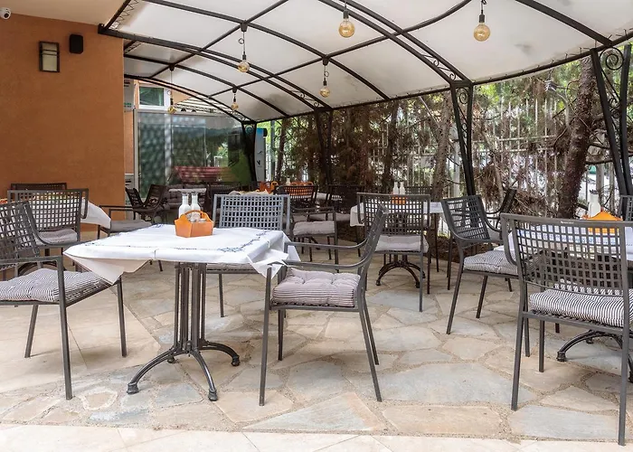 Brigantina Πανσιόν 3*