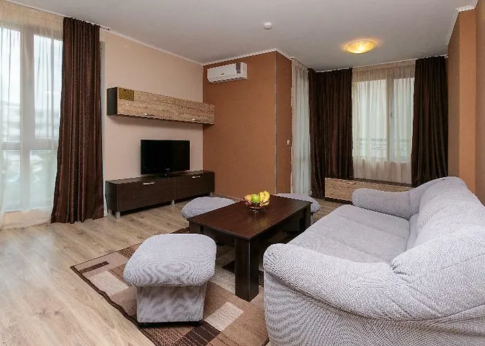 Brigantina Πανσιόν Νεσέμπαρ